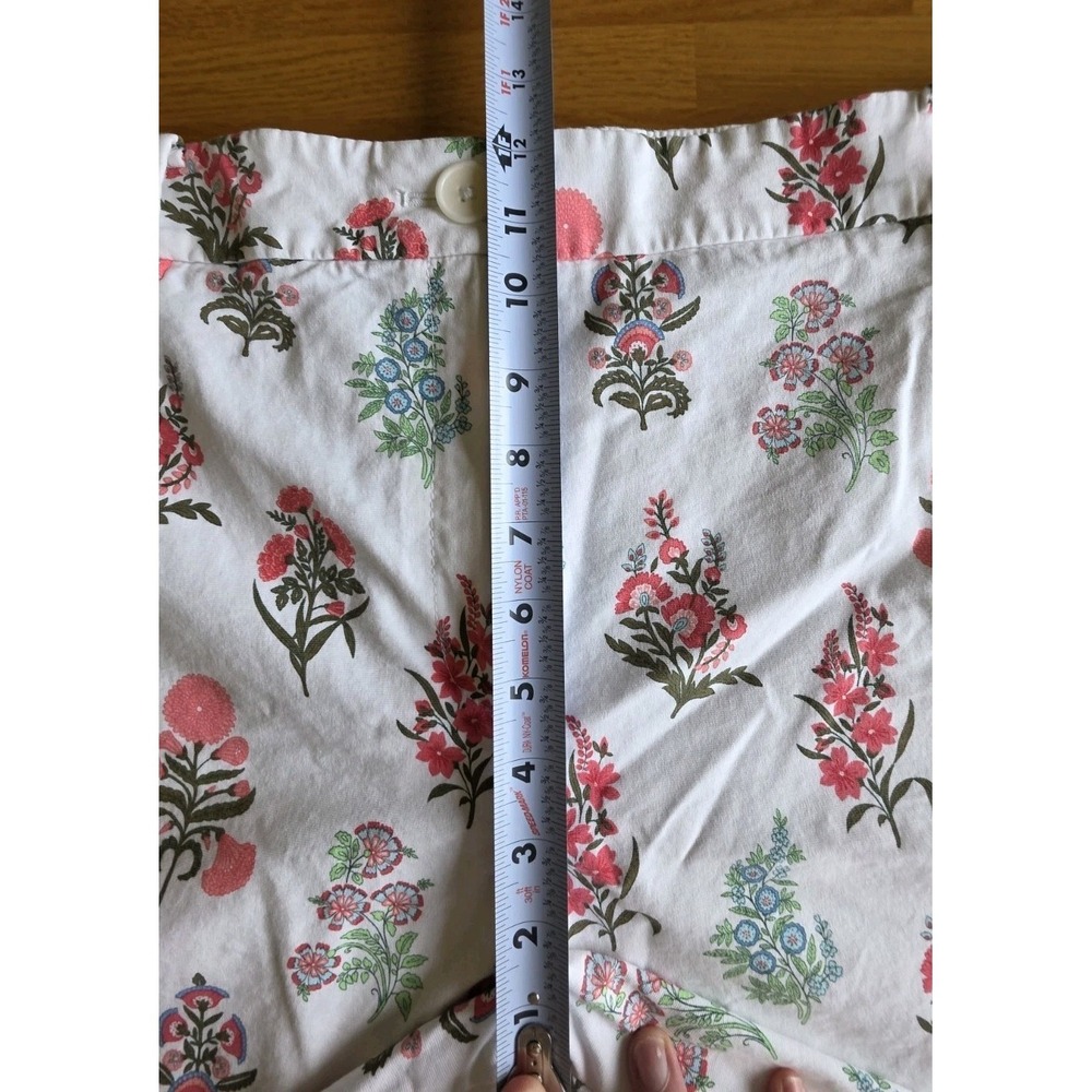 Talbots Womens 20W White Floral Scalloped Hem Shorts Cotton Stretch Pink Blue - Picture 9 of 11